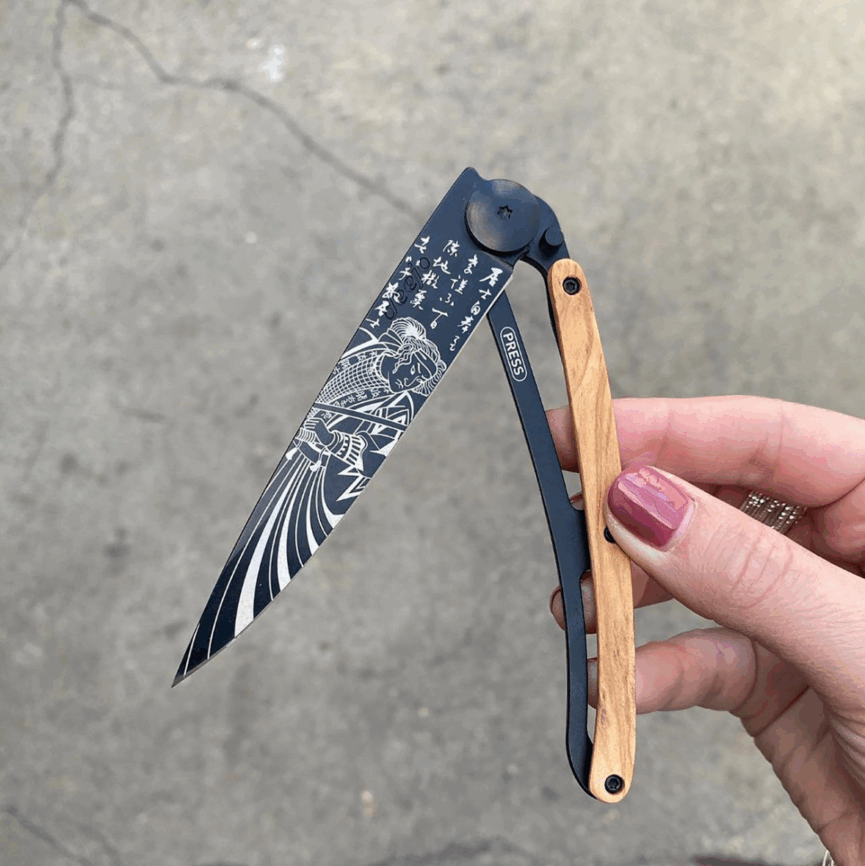 Deejo 37g, Olive Wood / Samurai