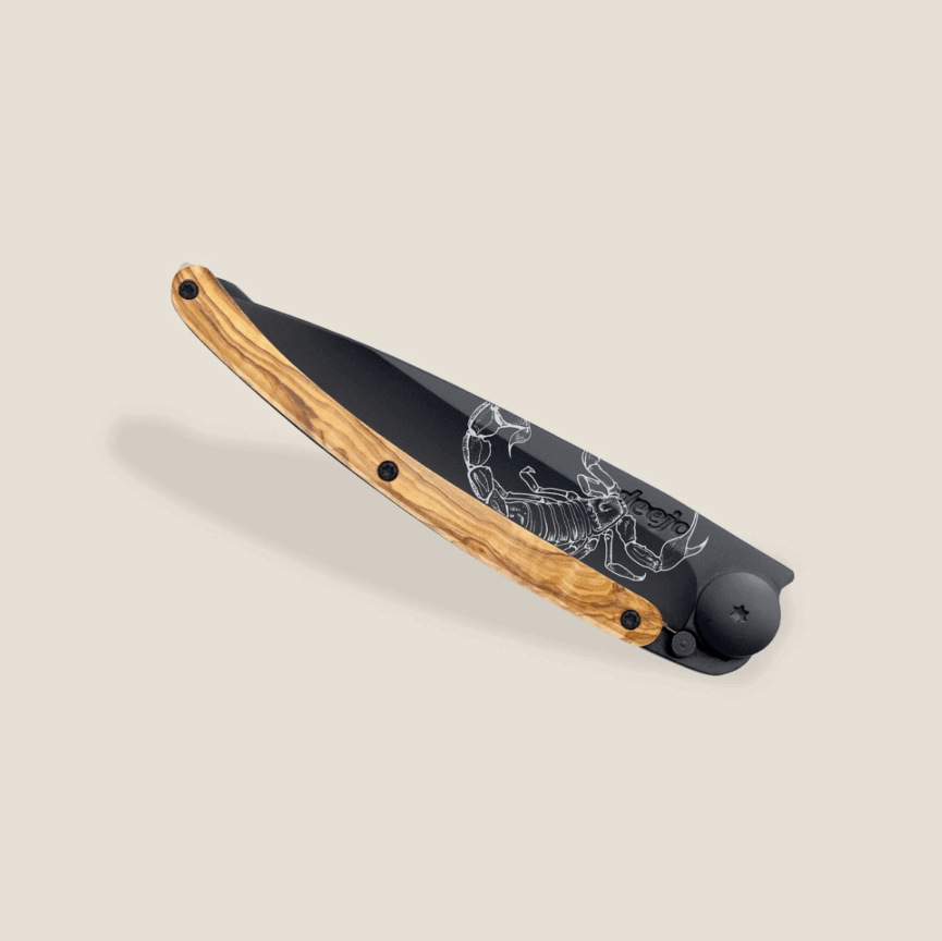 Deejo 37g, Olive Wood / Scorpio (NEW)
