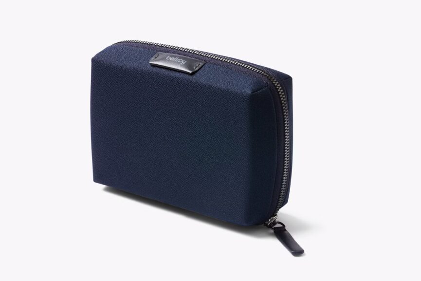 Tech Kit Compact (navy) - Bellroy