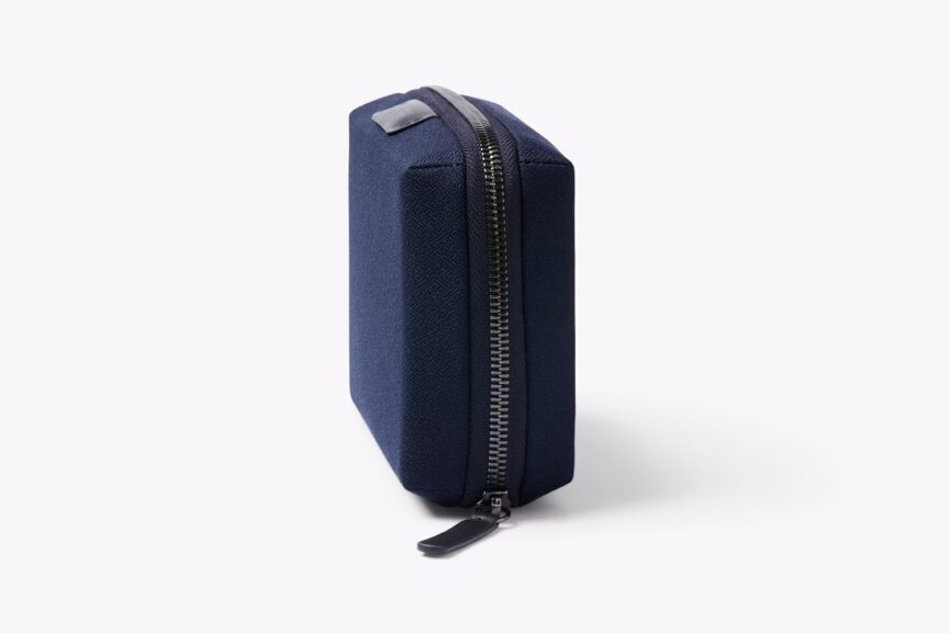 Tech Kit Compact (navy) - Bellroy