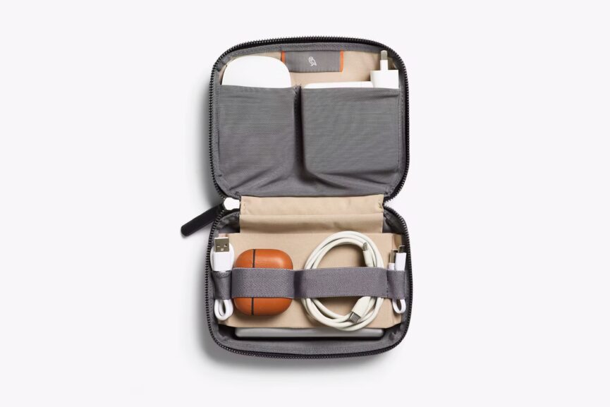 Tech Kit Compact (navy) - Bellroy