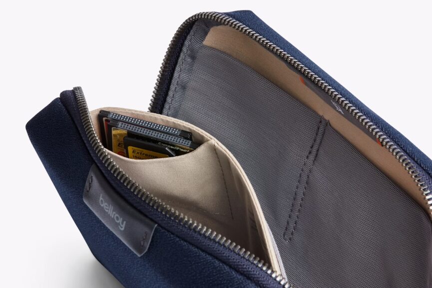 Tech Kit Compact (navy) - Bellroy