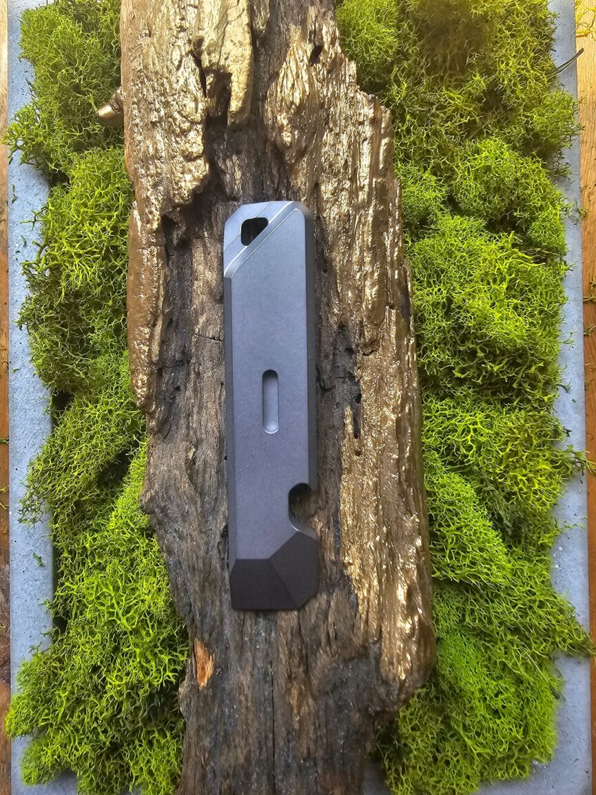 Polygonаl Titanium TC4 Prybar