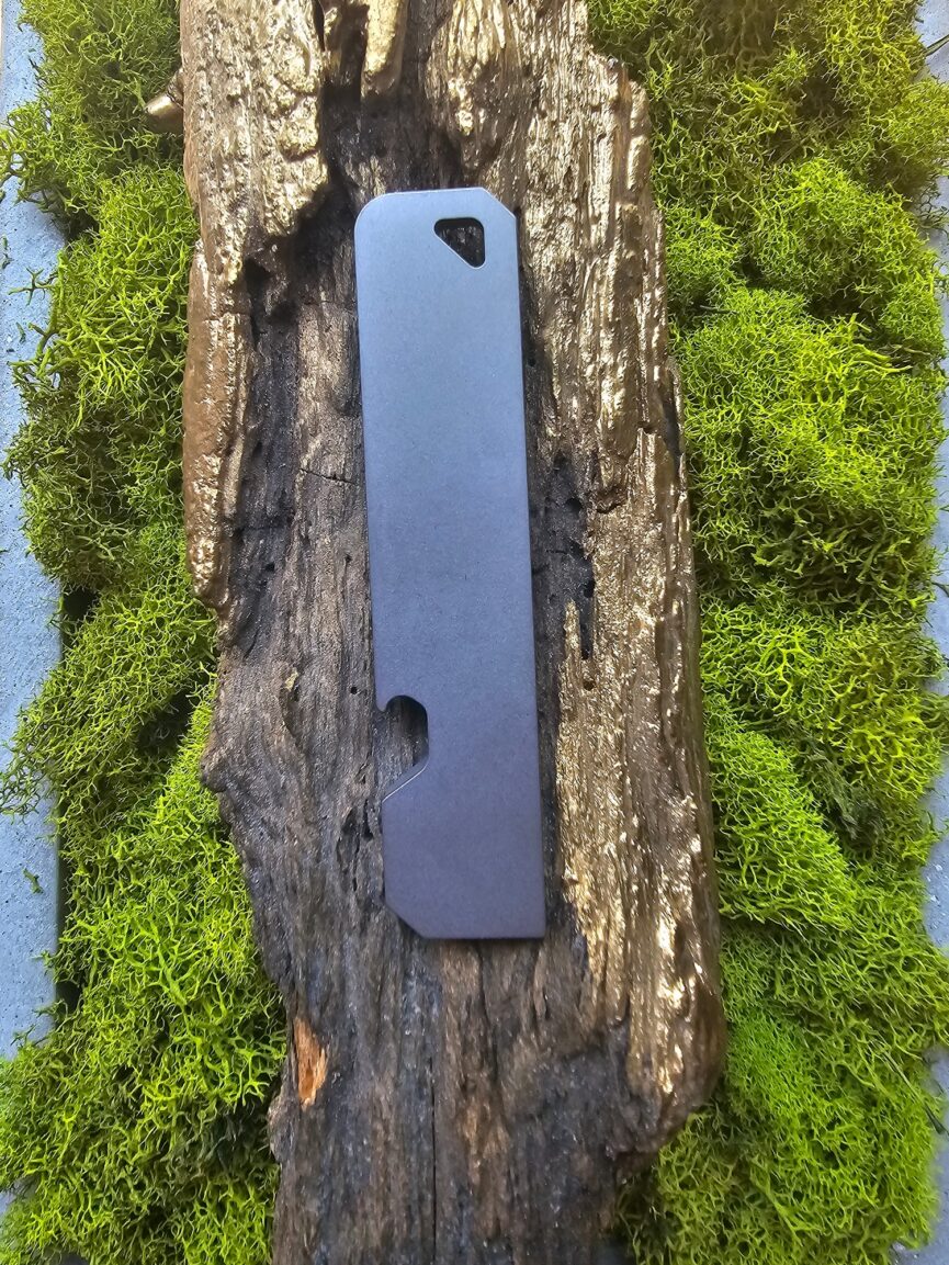 Polygonаl Titanium TC4 Prybar