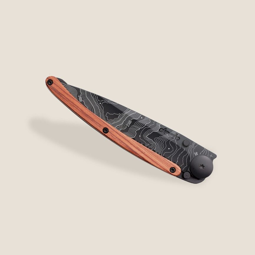 Deejo Serrated 37g Coral wood / Topography