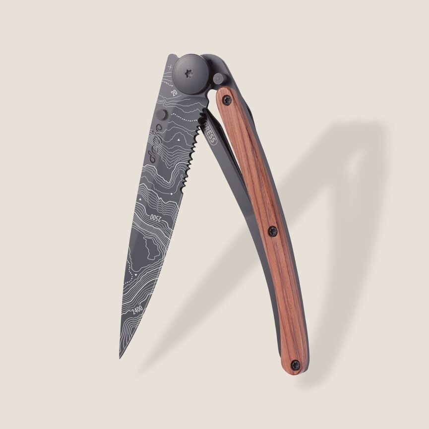Deejo Serrated 37g Coral wood / Topography